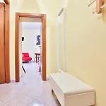 Guesthost - Casazzurra - Your Place Next To Port & Castel Nuovo
